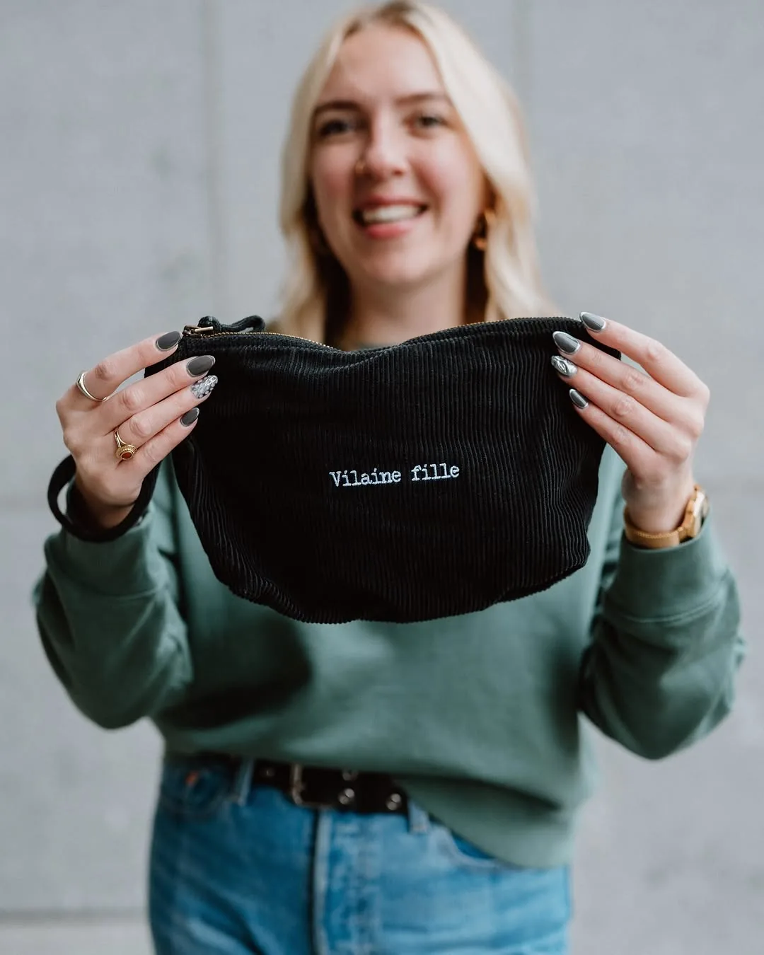 Trousse en velours noir Vilaine fille
